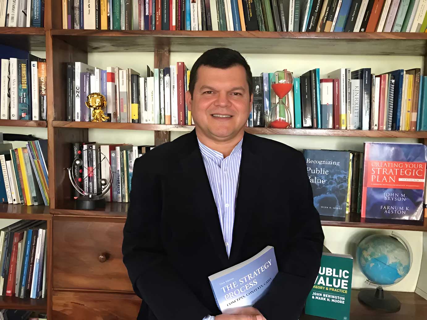 Dr. Juan Carlos Mora Montero